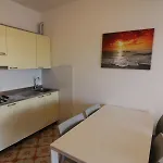 Comfortable Flat By The Apartment *