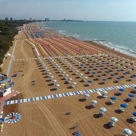 Comfortable Flat By The * Lignano Sabbiadoro